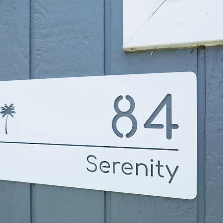Sweet Beautiful Tiny Home With Pool And 2 Minute Drive To The Beach Wollongong Exterior photo